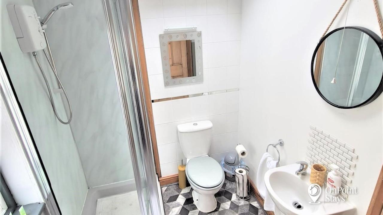 Lovely Spacious 5 Bedroom Home Near Chester City Centre Eksteriør billede
